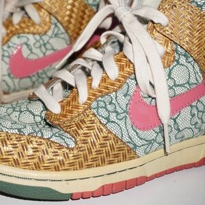 NIKE | WOMEN'S NIKE DUNK HIGH PREMIUM 'NORI DESERT BLOOM'